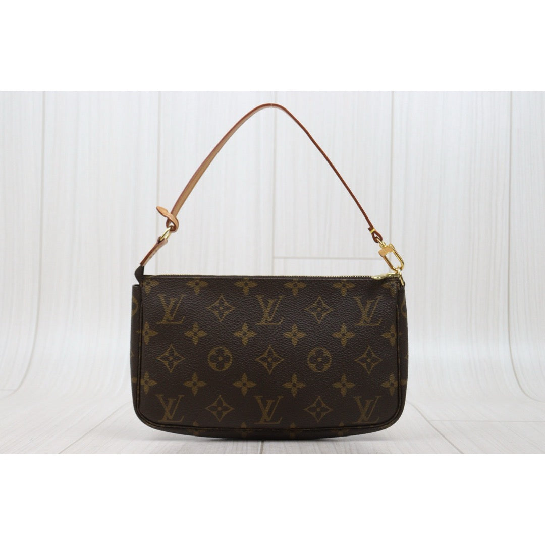 Very Good ( Rank A)｜LV Monogram Pochette Accessoires ｜25111303