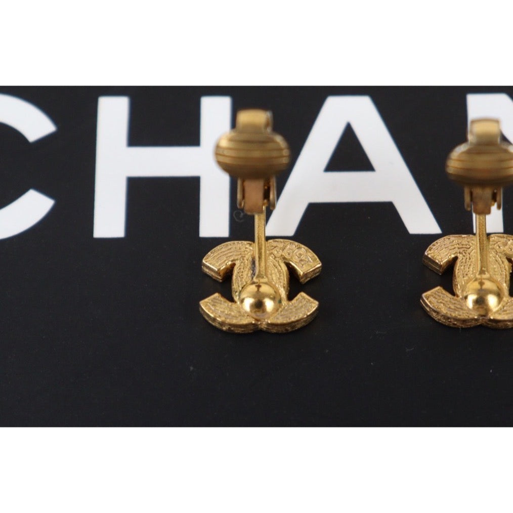 Rank AB ｜CHANEL COCO Mark Diamond Vintage Earrings ｜24062714