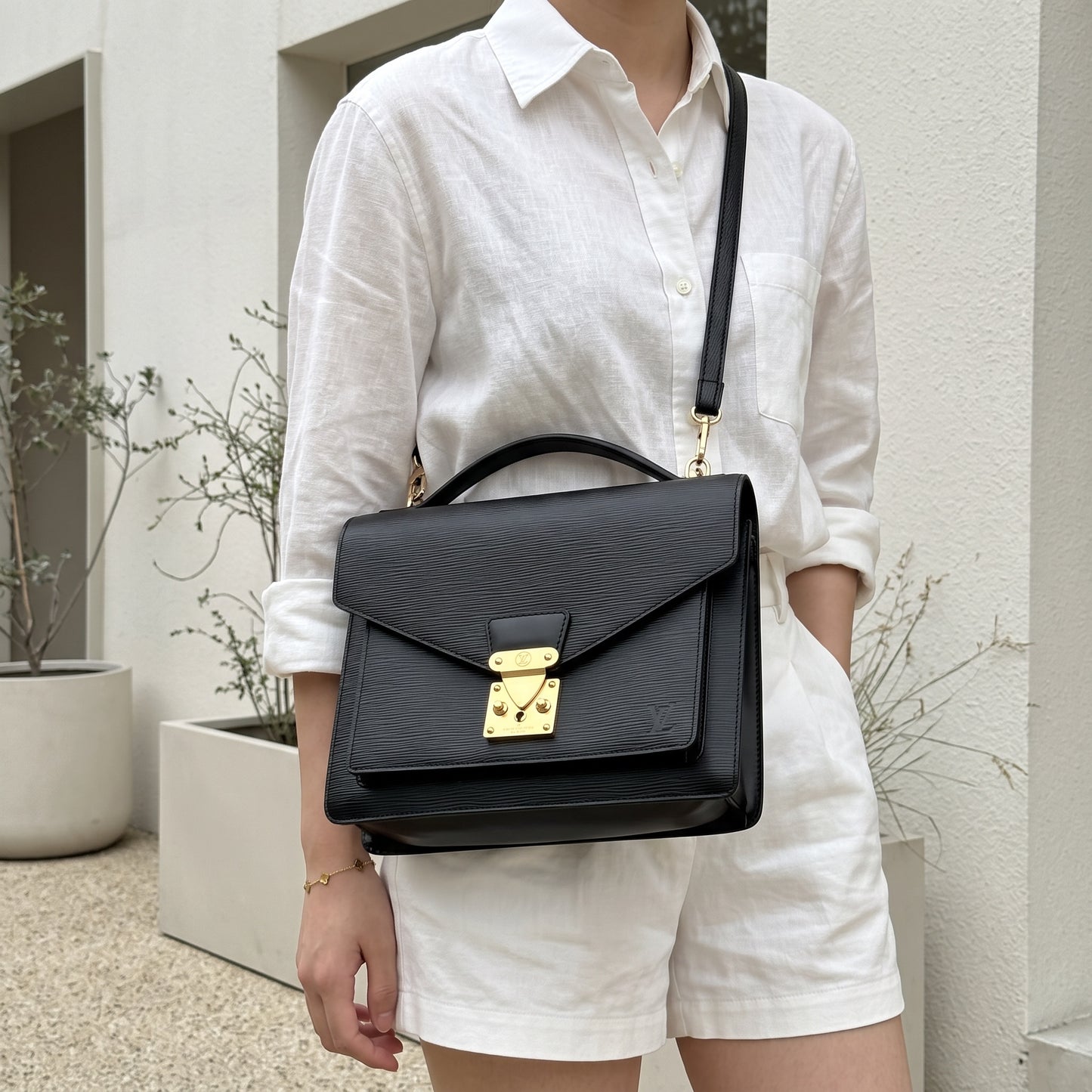 Include Entrupy Certificate of Authenticity｜Very Good ( Rank A)｜ Louis Vuitton Epi Capucines Monceau Handbag Shoulder Bag Black｜26072204