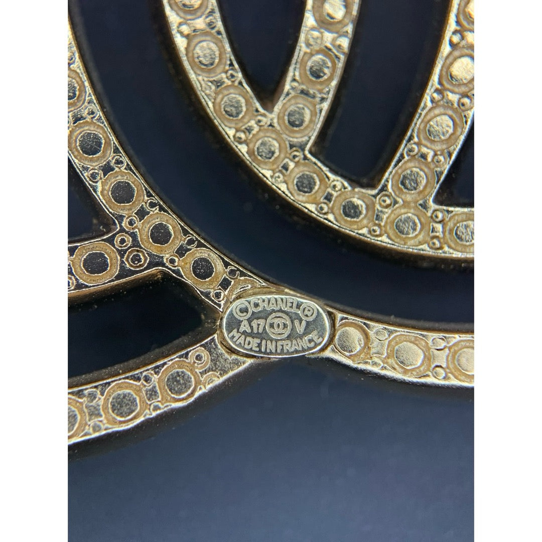 Include Authentic Detective Certificate of Authenticity｜Very Good ( Rank A)｜ CHANEL A17V Coco Mark Rhinestone Brooch Made in 2017 Year｜26070702