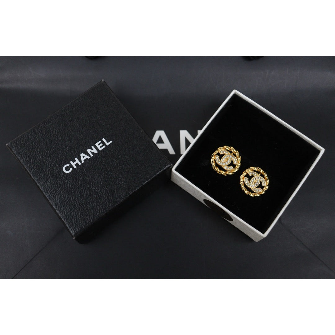 Include Authentic Detective Certificate of Authenticity｜Very Good ( Rank A) ｜ CHANEL  Coco Mark Golden Plated Rhinestone  Earrings ｜26030502