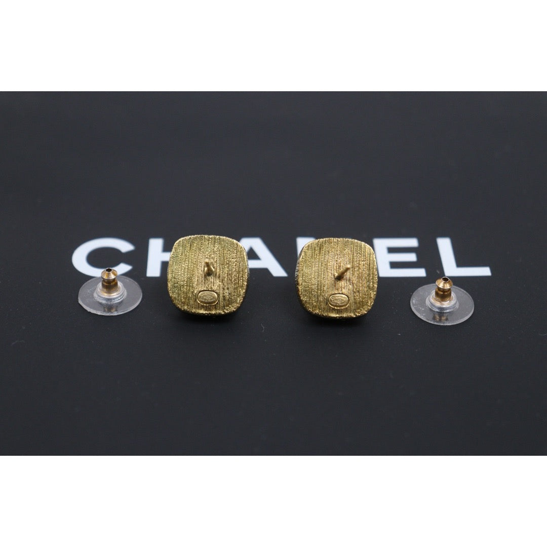 Include Authentic Detective Certificate of Authenticity｜Very Good ( Rank A) ｜CHANEL L20K Coco Mark Golden Earrings Made In 2020Year ｜26051807