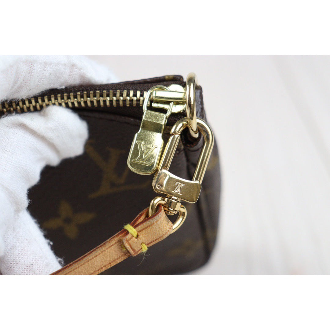 Rank AB ｜ LV Monogram Pochette Accessoires ｜24012211