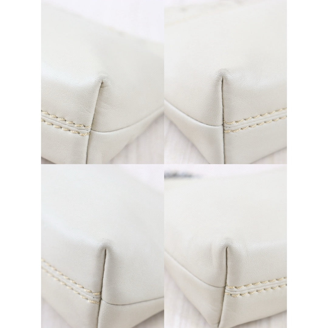 Very Good ( Rank A)｜ CHANEL Lanbskin  Pearl White Shoulder Bag Made In 2004～2005Year ｜24083017