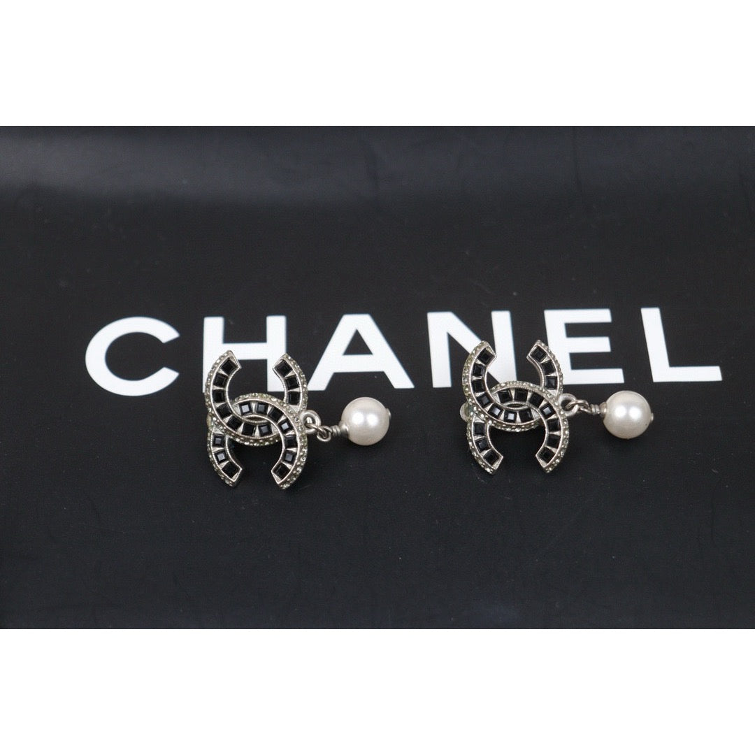 Very Good ( Rank A) ｜CHANEL Pearl Diamond COCO Mark Drop Stud Earrings ｜24120803
