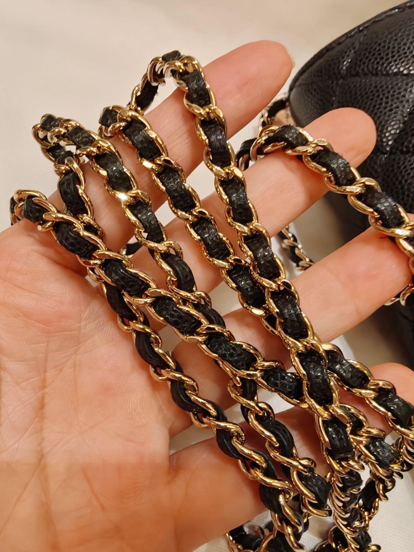 Include Entrupy Certificate of Authenticity｜Very Good ( Rank A)｜ CHANEL Caviar Skin  Calf Leather Black Shouldrr Bag