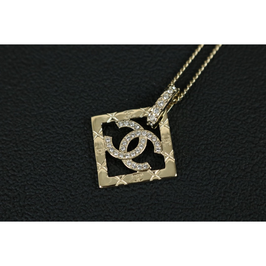 Include Authentic Detective Certificate of Authenticity｜Excellent（Rank SA） ｜ CHANEL B25P  Coco Mark  Argyle Cutout Rhinestone  Necklace｜S26062103