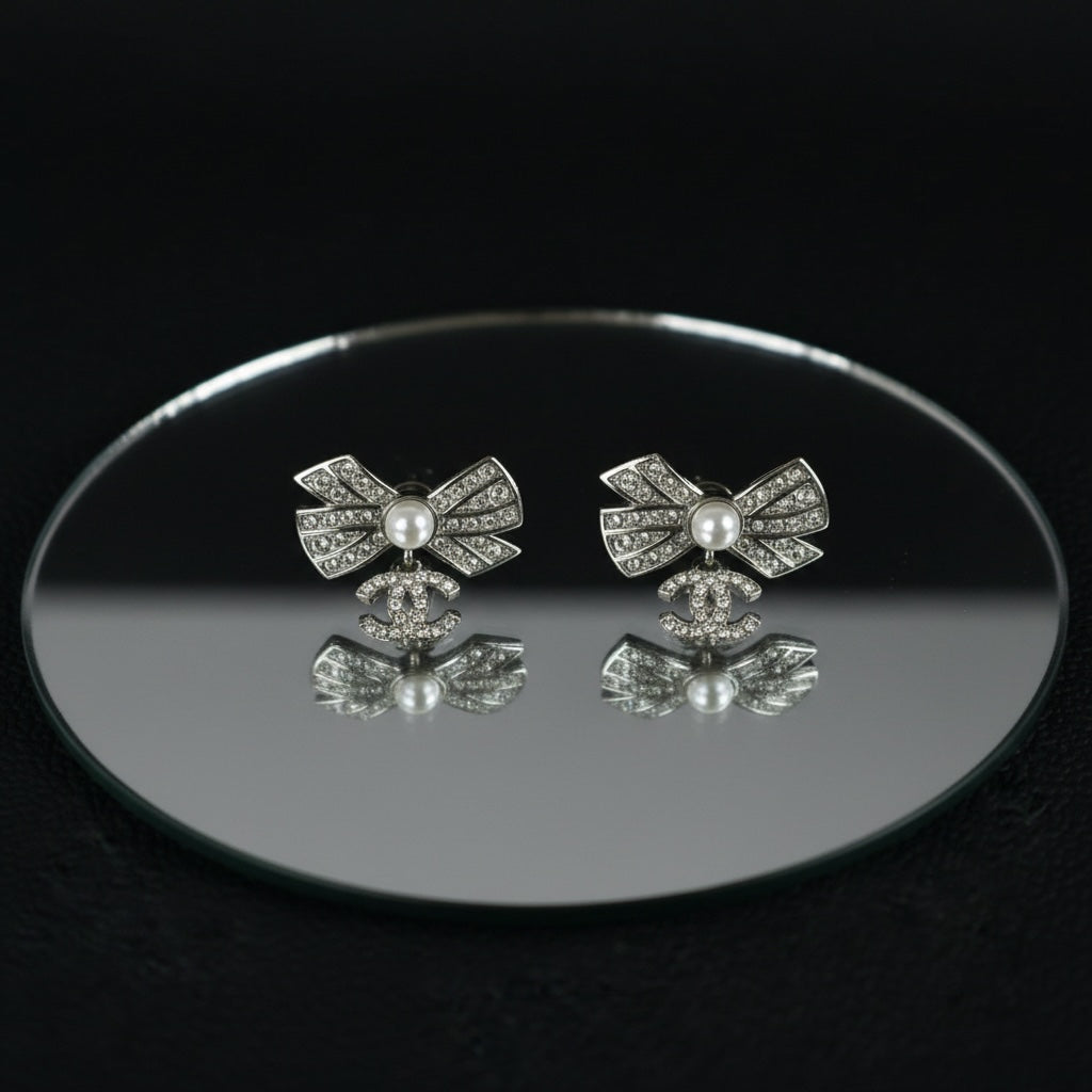 Include Authentic Detective Certificate of Authenticity｜Very Good ( Rank A) ｜CHANEL A22P COCO Mark Bow Pearl Rhinestone Earrings Made In 2022 Year｜S26071001