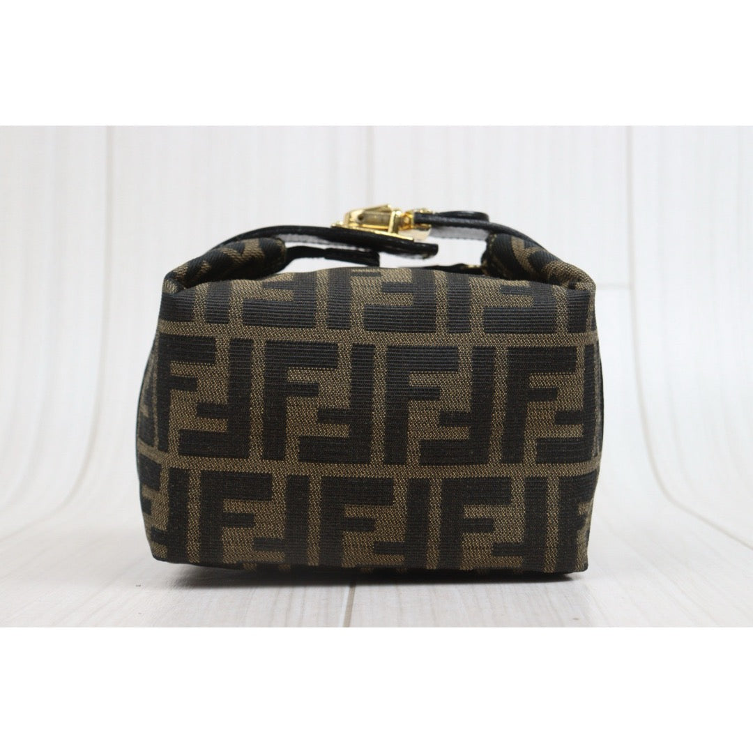 Include Entrupy Certificate of Authenticity｜Very Good ( Rank A)｜ FENDI PM Zucca Handbag ｜26090803