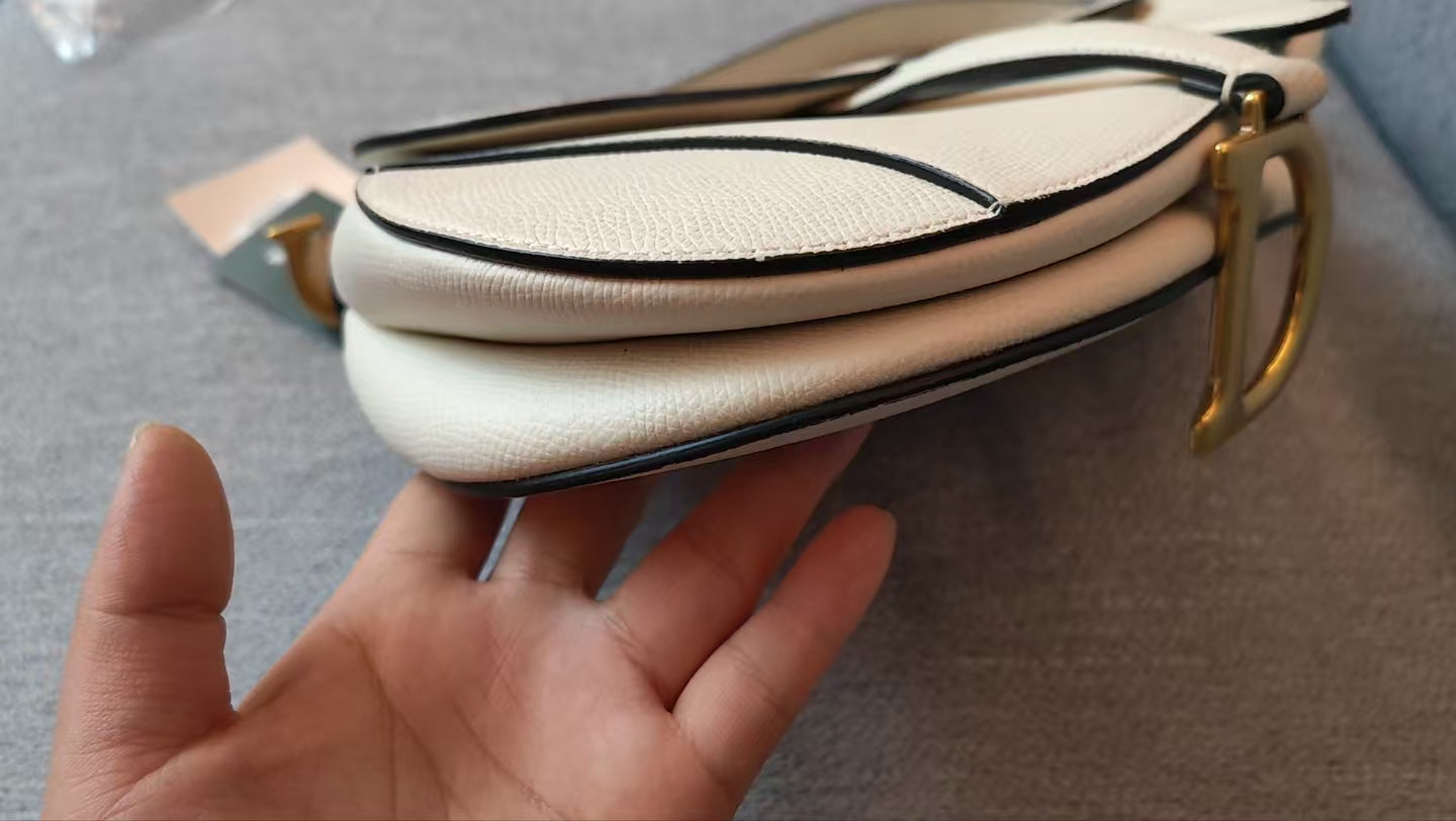 Very Good ( Rank A) ｜  Dior Smooth Calfskin Medium Saddle Bag White