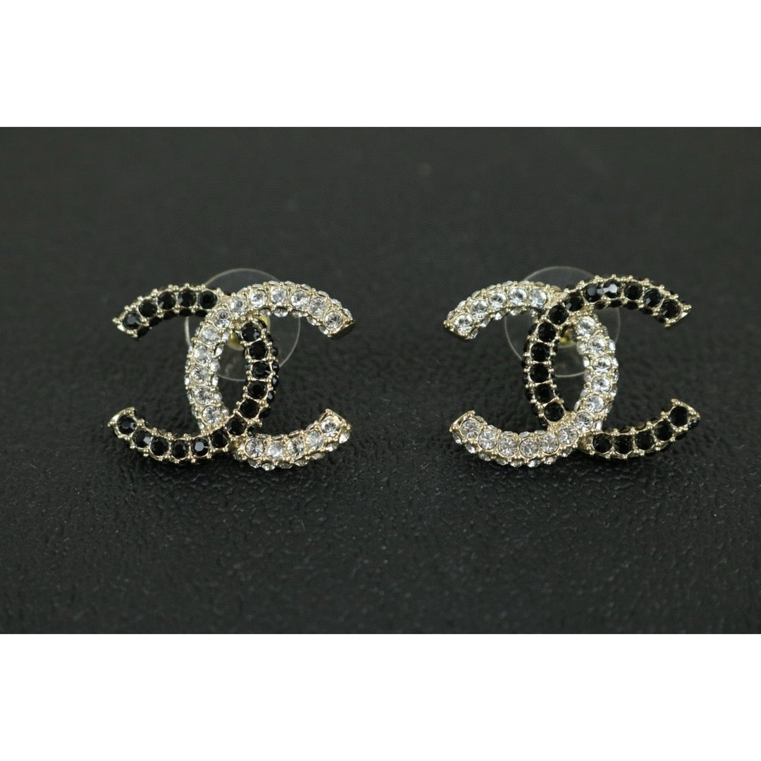 Excellent（Rank SA）｜CHANEL Black and White Rhinestone COCO Mark Drop Stud Earrings ｜X24111206