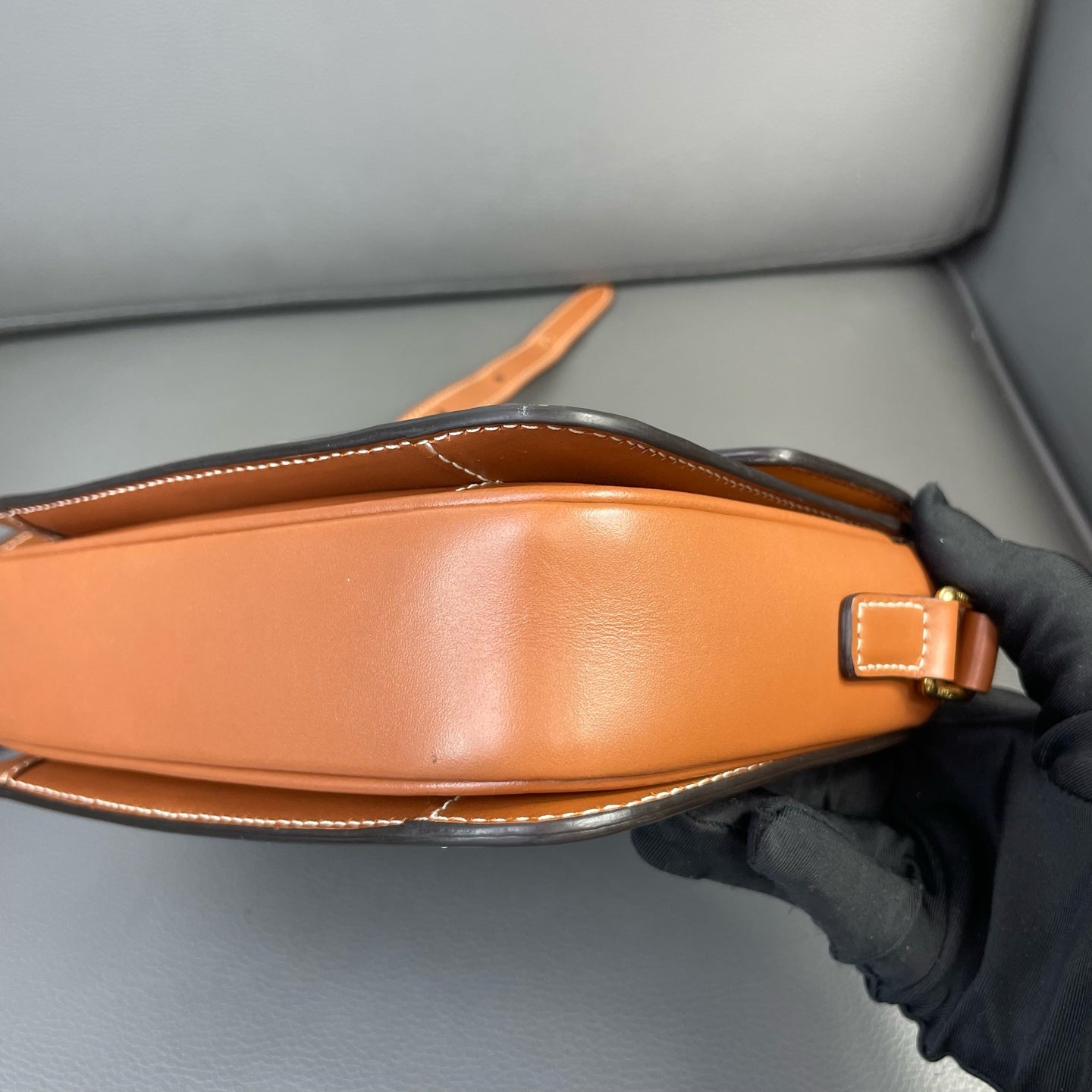 Very Good ( Rank A) ｜ CELINE Triomphe Teen Shoulder Bag