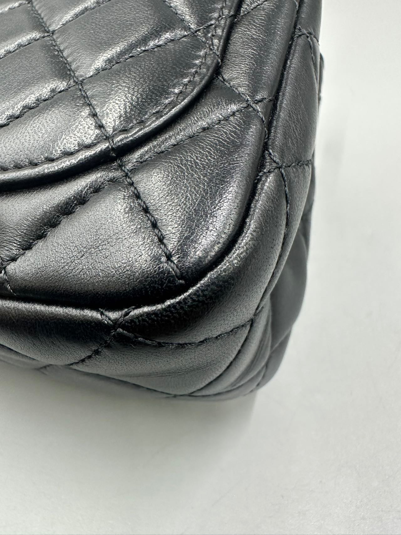 Include Entrupy Certificate of Authenticity｜Very Good ( Rank A)｜ CHANEL Lanbskin Square Shoulder Bag Black