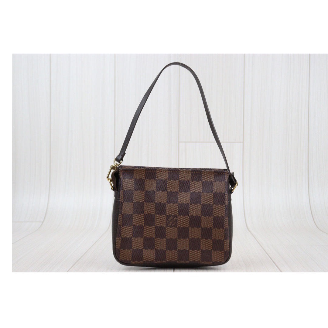 Rank AB ｜ LV Damier Truth make up ｜24011833