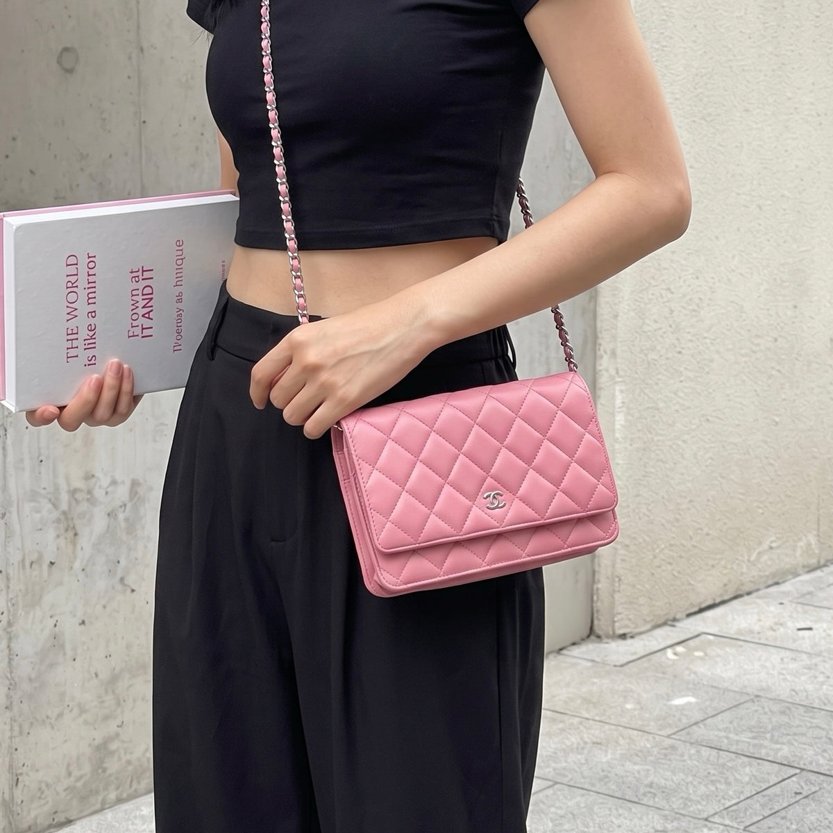Include Entrupy Certificate of Authenticity｜Good ( Rank AB) ｜CHANEL Lambskin Cherry Blossom Pink WOC Chain Bag Made in 2012-2013 Year｜S26081902