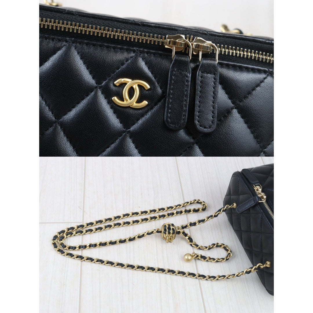 Very Good ( Rank A)｜ CHANEL Matrasse Lamb Skin Vanity Shoulder Bag  Made In 2022～2023Year ｜P24083011