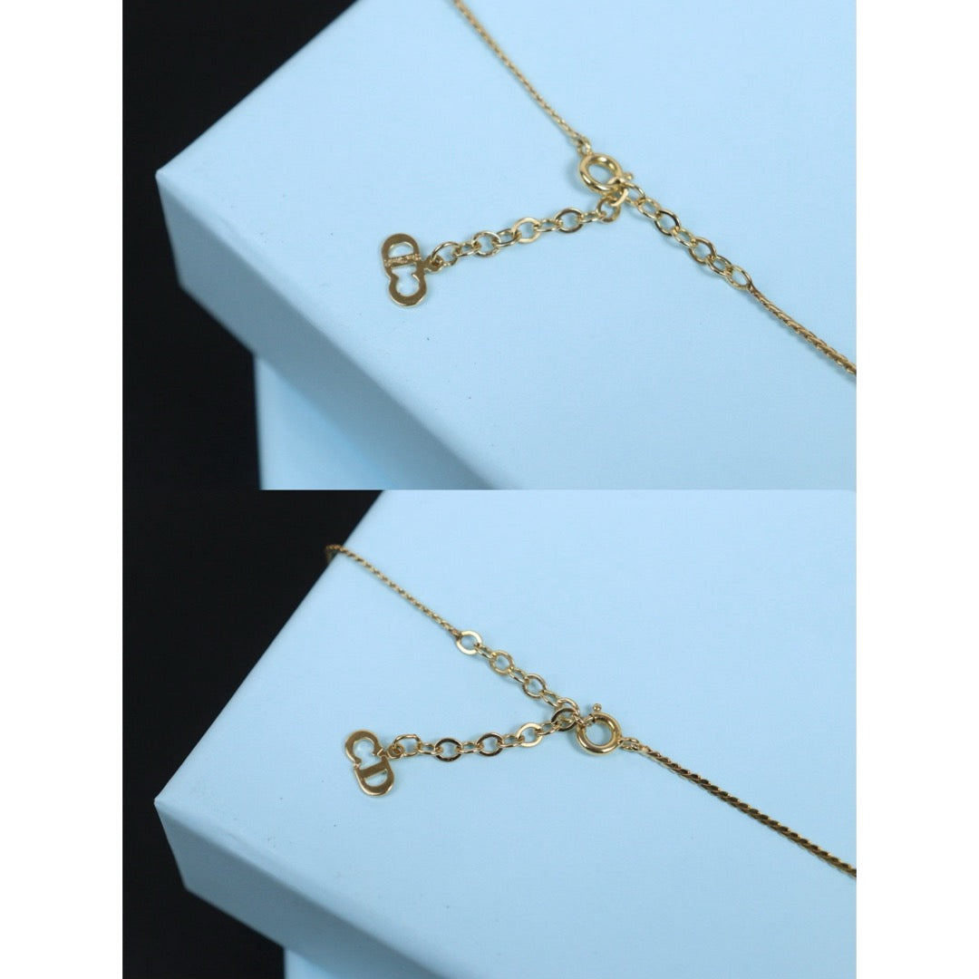 Include Authentic Detective Certificate of Authenticity｜Very Good ( Rank A) ｜ Dior Vintage CD Necklace ｜26040212