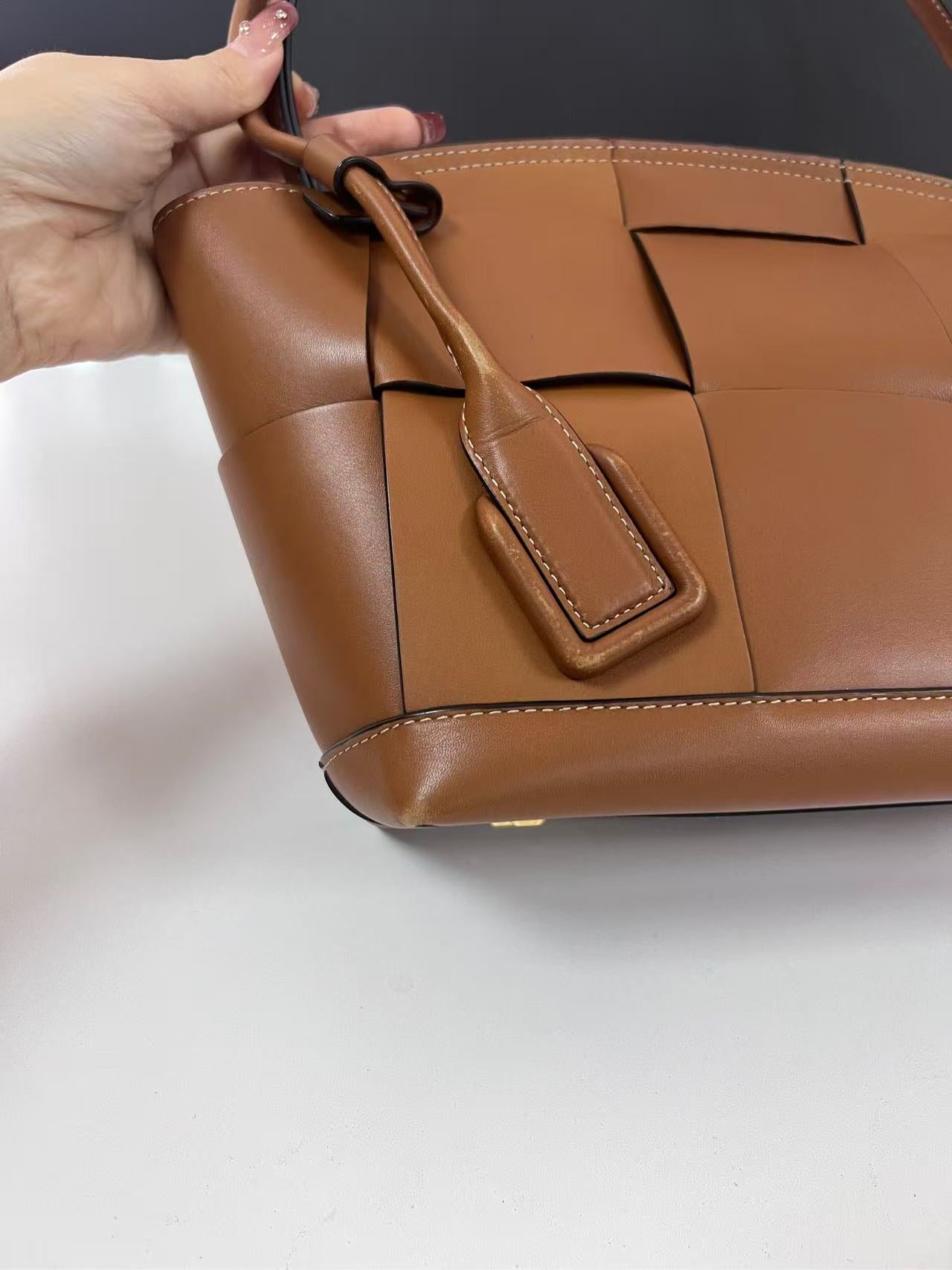 Bottega Veneta arco 33 Bag