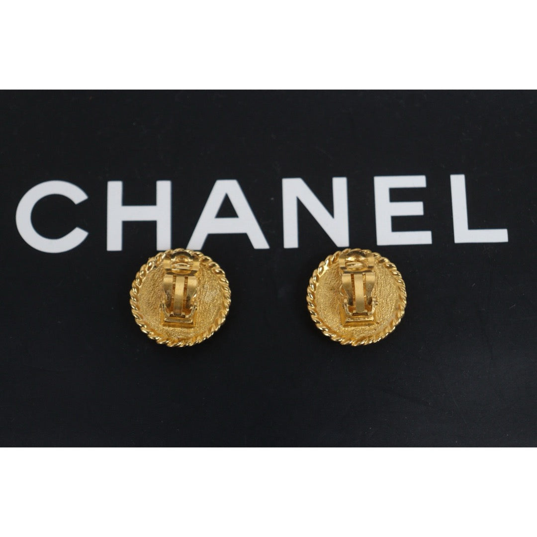 Very Good ( Rank A) ｜ CHANEL Coco Mark  Viatage Gold Earrings Made In 1996Year ｜25102305