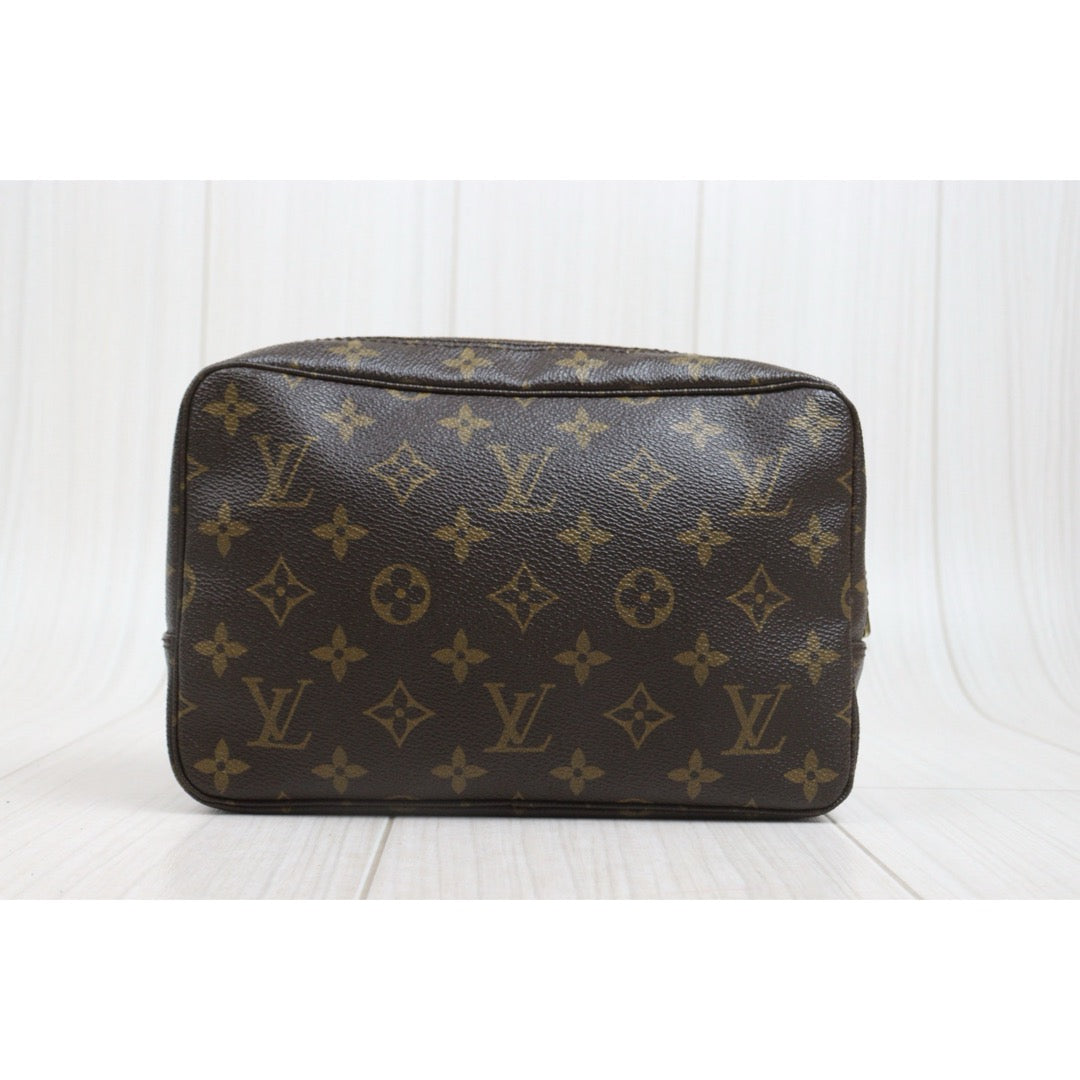 Include Entrupy Certificate of Authenticity｜Very Good ( Rank A) ｜ Louis Vuitton Truth Toilet 23 Monogram Makeup Pouch｜26102101