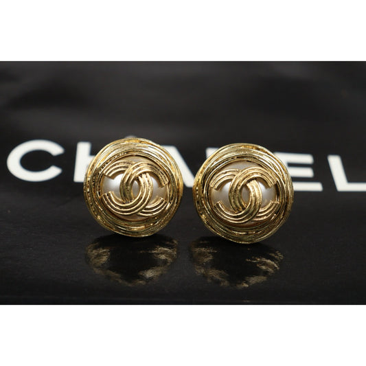 Very Good ( Rank A) ｜ CHANEL Coco Mark  Pearl Gold Earrings ｜25092611