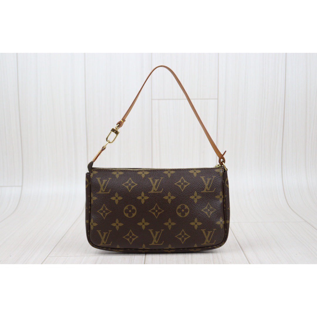 Rank AB ｜ LV Monogram Pochette Accessoires ｜24010818