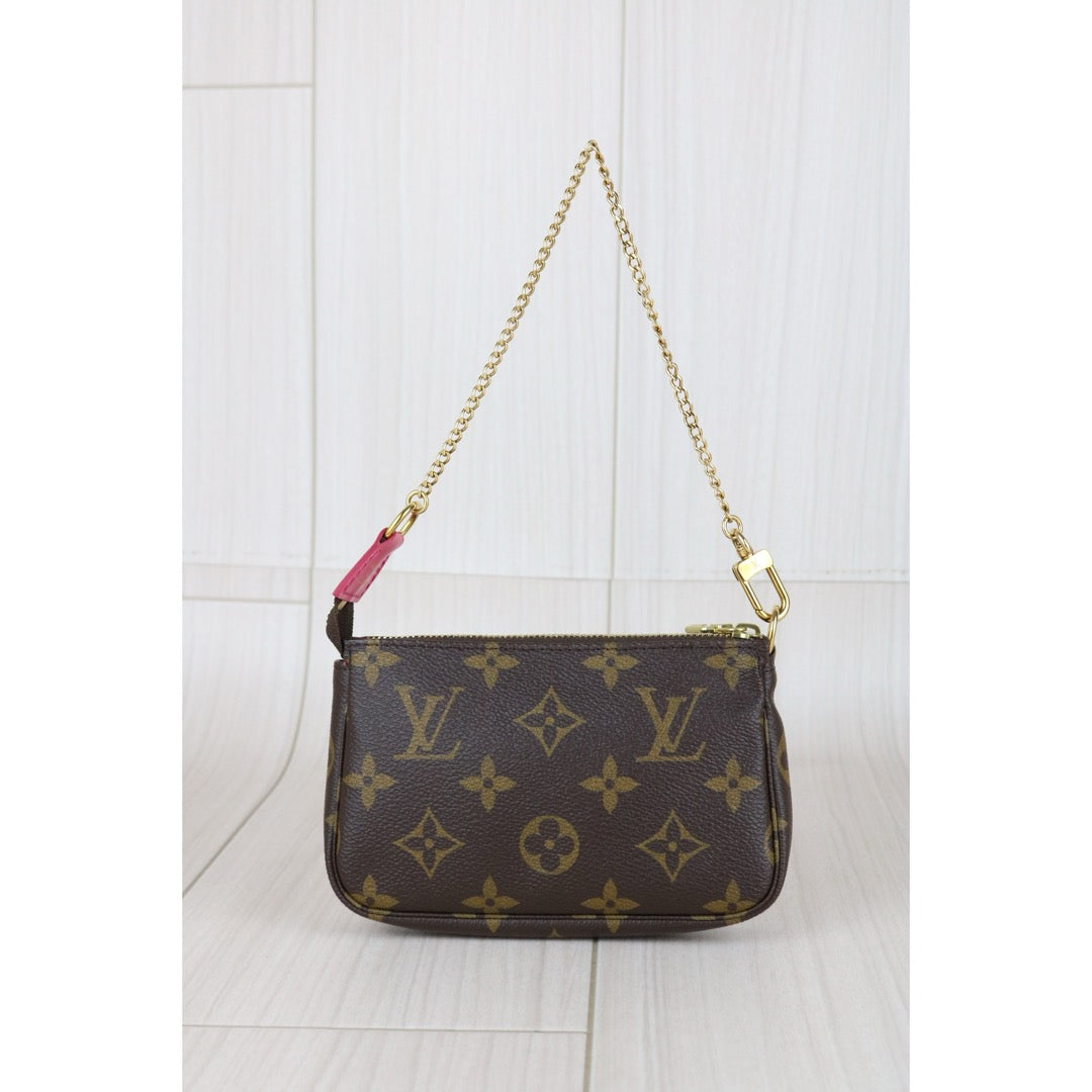 Very Good ( Rank A) ｜ LV Monogram Mini Pochette Accessoires Limited edition｜S25082506