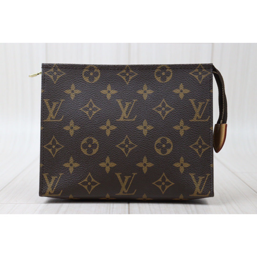 Rank A ｜ LV Monogram Pochette Toilette 19 ｜24050903