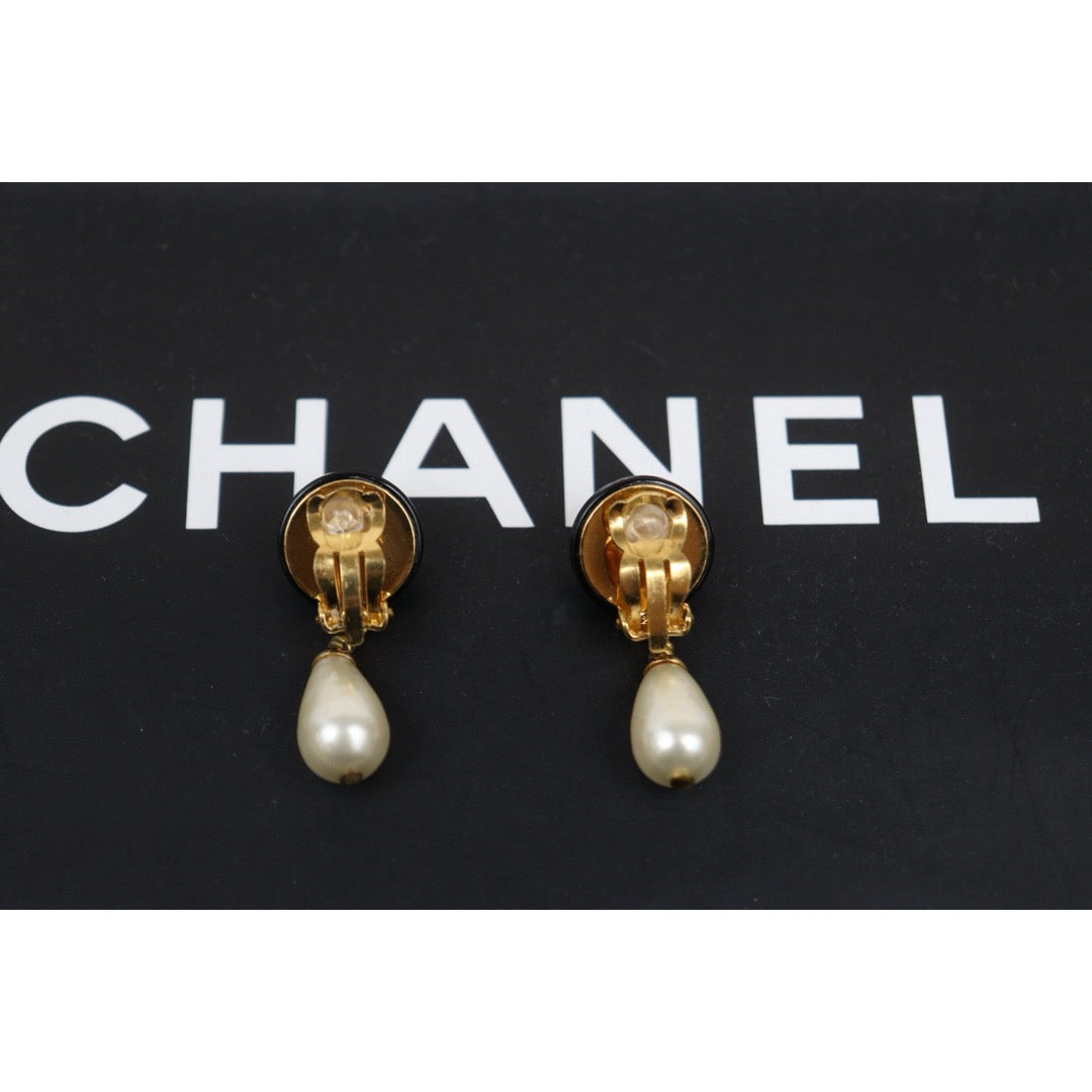 Very Good ( Rank A) ｜CHANEL  COCO Mark  Water Drop Pearl Earrings Made In 1996Year｜25103110