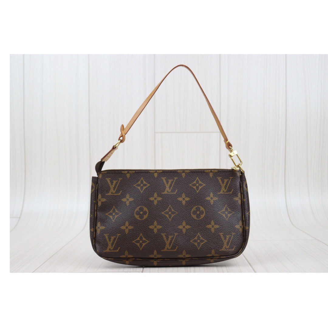 Rank AB ｜ LV Monogram Pochette Accessoires ｜24030119