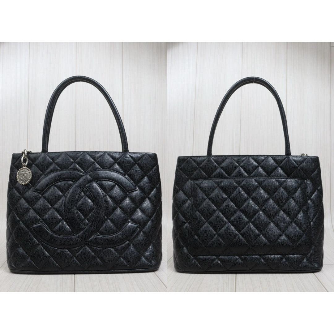 Include Entrupy Certificate of Authenticity｜Very Good ( Rank A)｜ CHANEL Caviar Skin Calf Leather Tote Bag Black Made In 2000～2002Year｜26092201