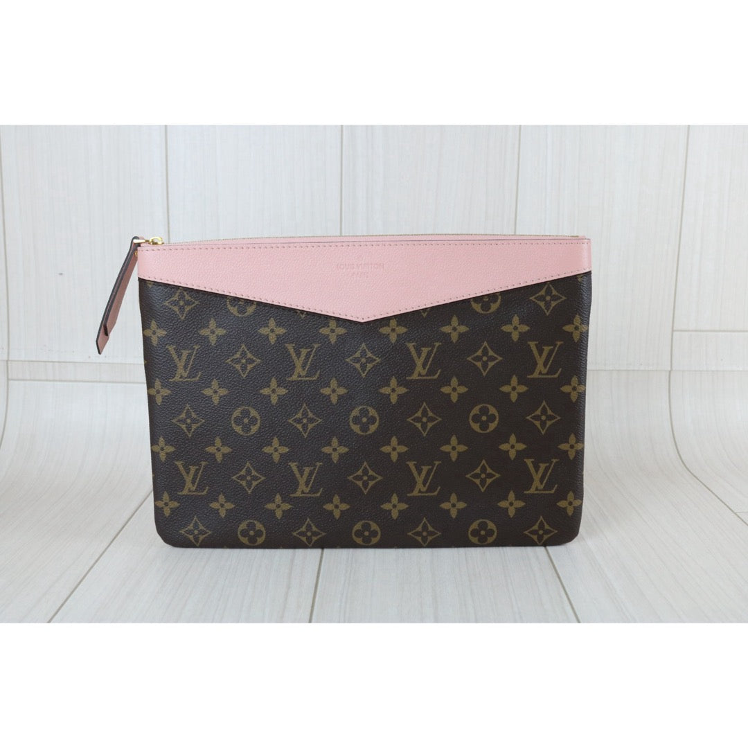 Include Entrupy Certificate of Authenticity｜Very Good ( Rank A) ｜ Louis Vuitton Monogram Legend Clutch｜X26051709