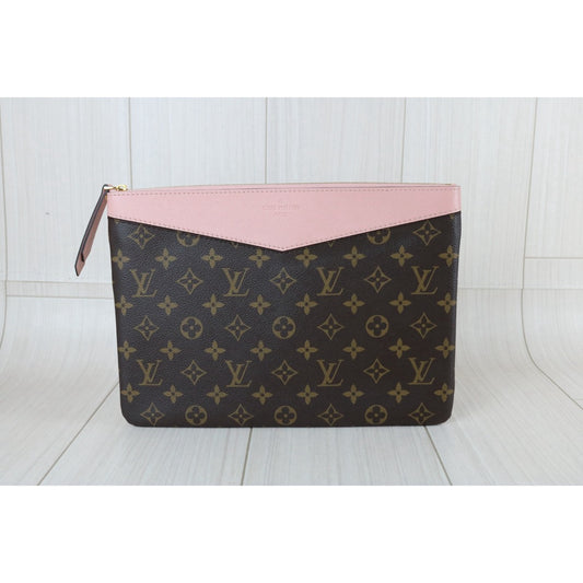 Include Entrupy Certificate of Authenticity｜Very Good ( Rank A) ｜ Louis Vuitton Monogram Legend Clutch｜X26051709