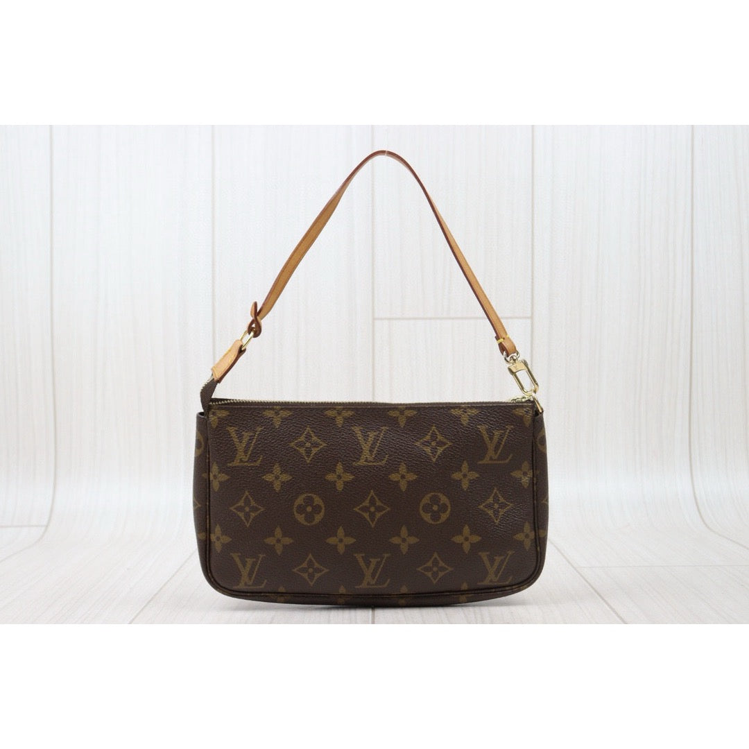 Very Good ( Rank A) ｜ LV Monogram Pochette Accessoires Vintage Model ｜V24103119