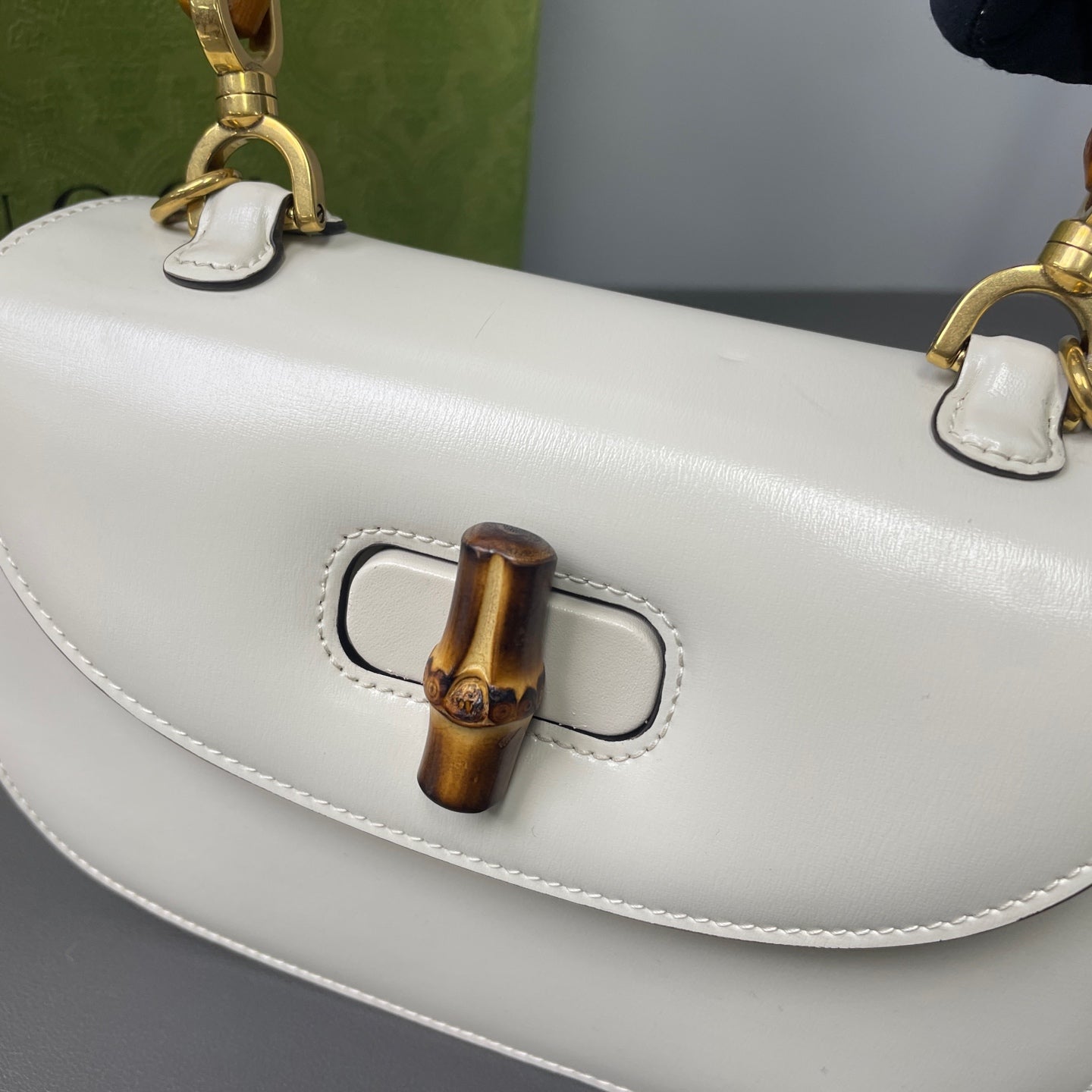 First installment 1/3｜ Very Good ( Rank A) ｜  GUCCI Bamboo Leather White Hand Bag