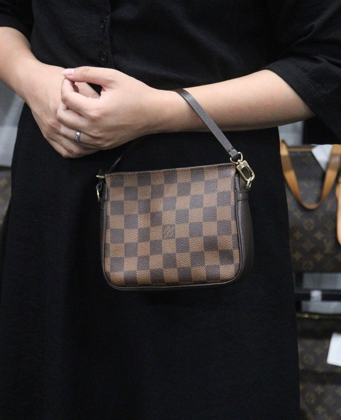Rank AB ｜ LV Damier Truth Make Up ｜V23092814