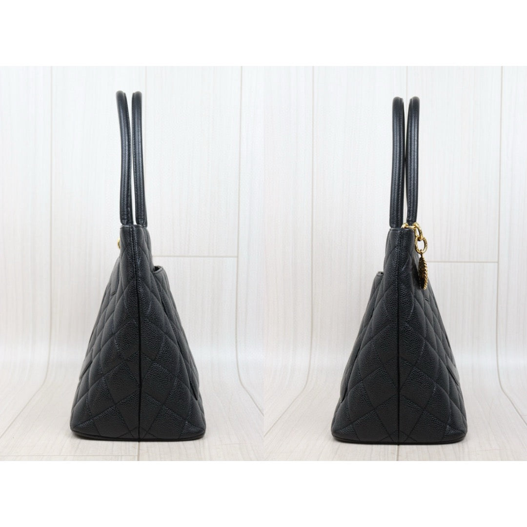 Good ( Rank AB) ｜ CHANEL Caviar Skin Leather Calf Leather Tote Bag Black Made In 2000～2002 Year｜25041418