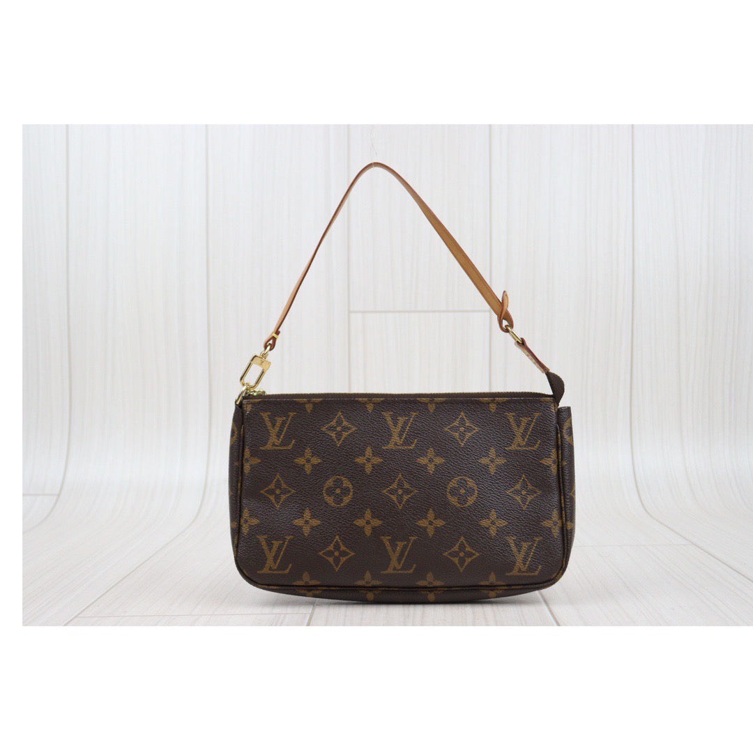 Rank AB ｜ LV Monogram Pochette Accessoires ｜24030119