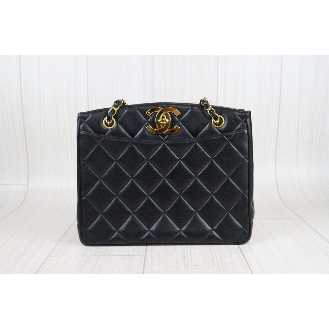 Rank A ｜CHANEL Vintage Lambskin Shoulder Bag Made in 1994-1996 Year｜23101911