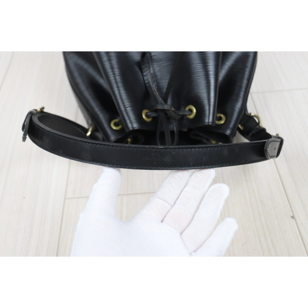 Include Entrupy Certificate of Authenticity｜Fair ( Rank B)｜ Louis Vuitton Epi Noe Shoulder Bag Black｜25122705