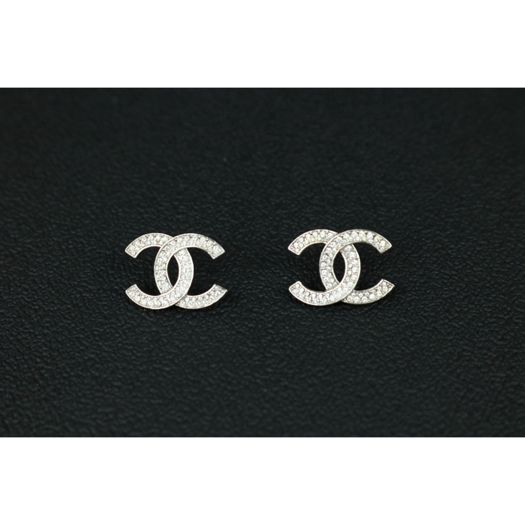 Include Authentic Detective Certificate of Authenticity｜Very Good ( Rank A) ｜CHANEL B20S COCO Mark  Rhinestone Earrings Made In 2020Year｜S26053003