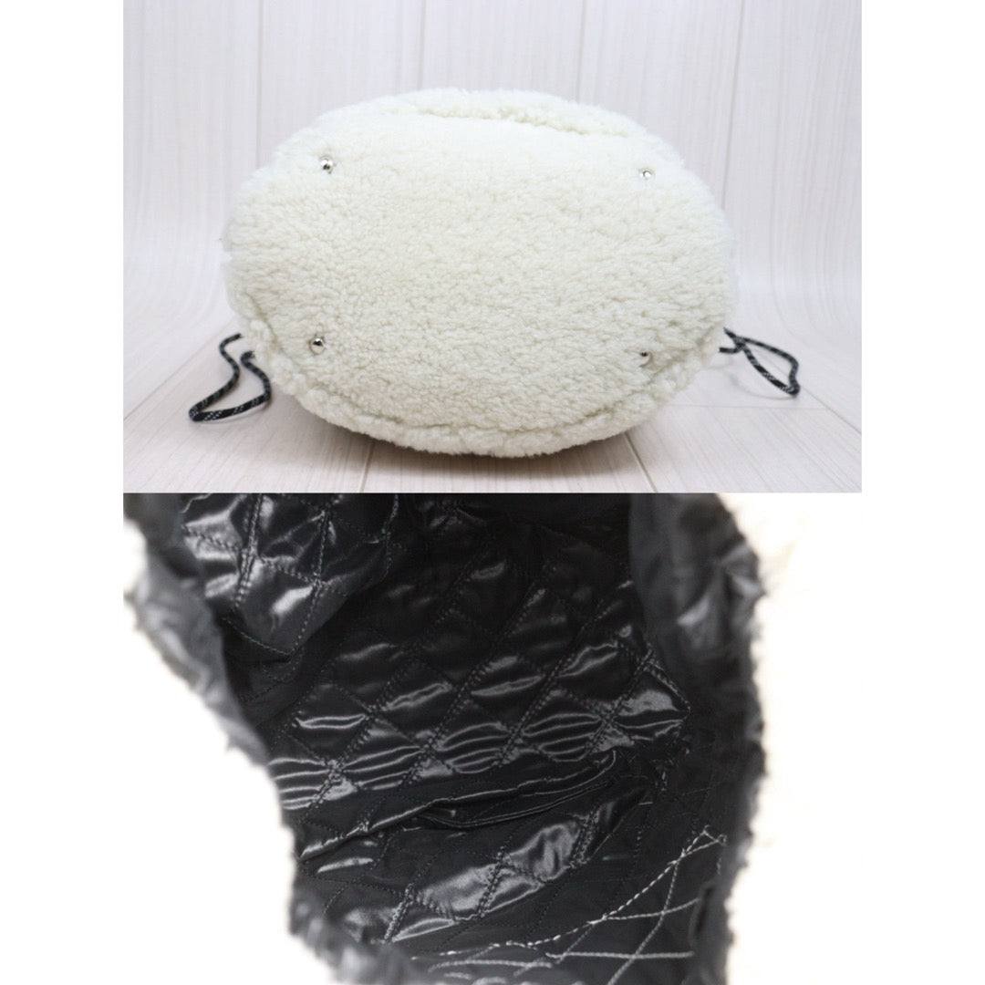 Include Entrupy Certificate of Authenticity｜Very Good ( Rank A) ｜ CHANEL Coco Neige Series Lamb Wool ToteBag Made In 2019～2020Year ｜Y26040602