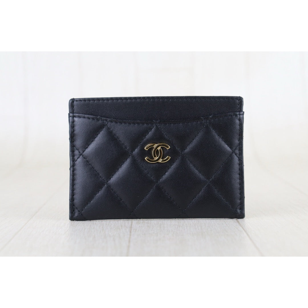 Include Entrupy Certificate of Authenticity｜Very Good ( Rank A)｜Chanel Lamb Skin Black Card Holder  Made In 2021-2022Year ｜S26052511