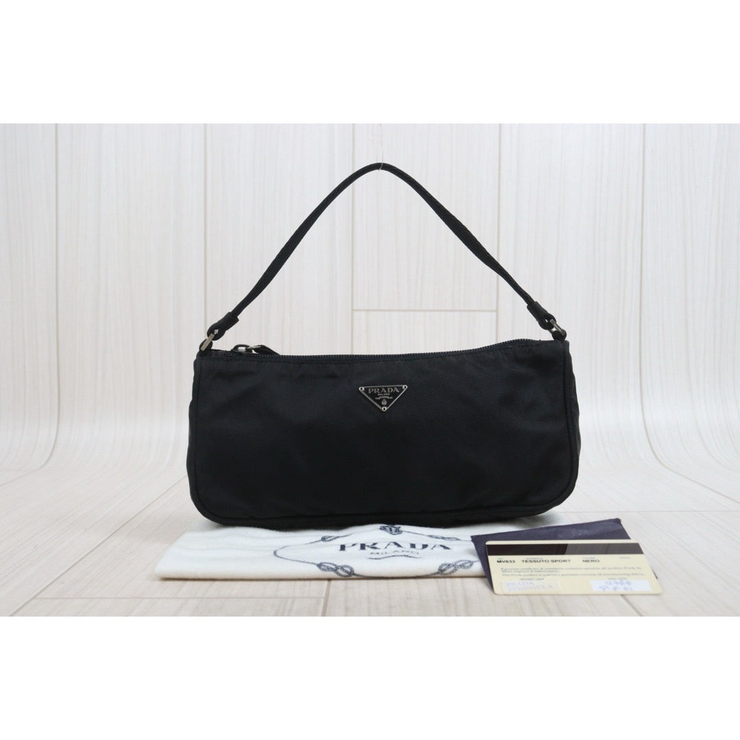 Include Entrupy Certificate of Authenticity｜Very Good ( Rank A)｜ PRADA Nylon Black Shoulder Bag ｜26082603