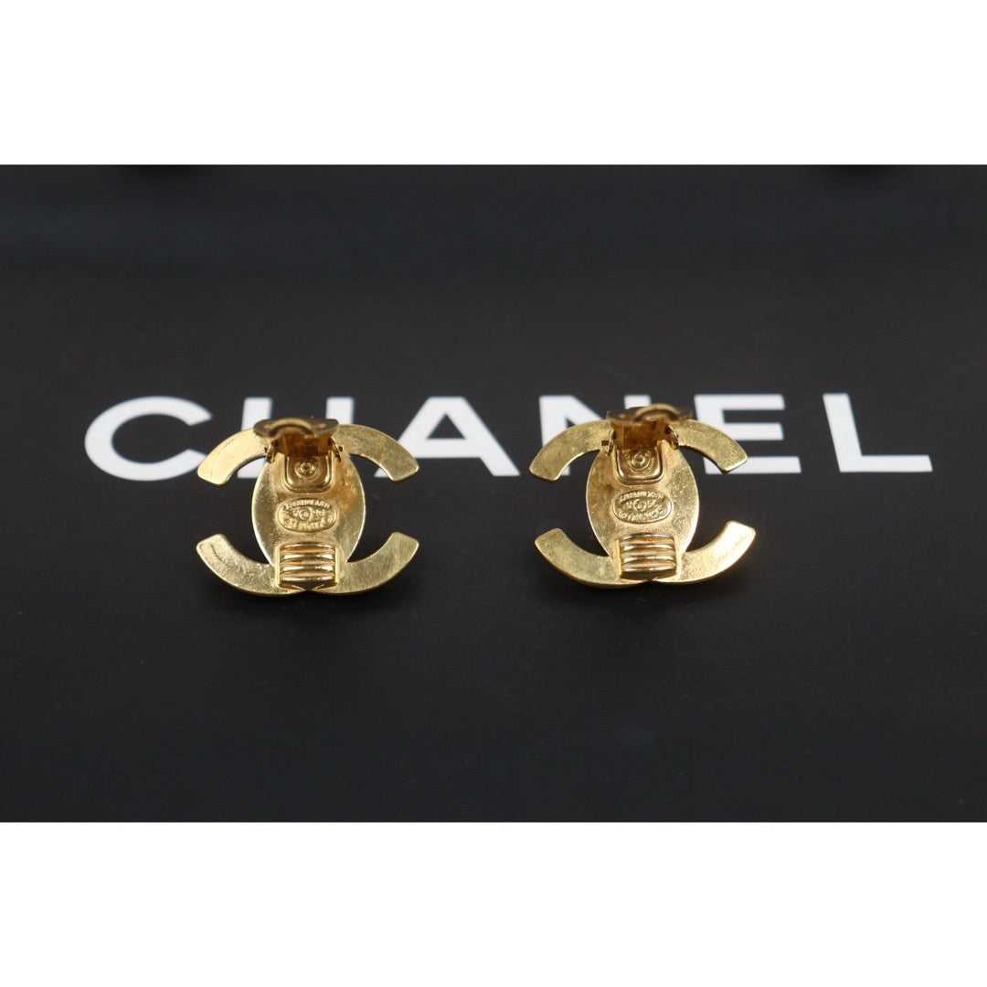 Very Good ( Rank A) ｜CHANEL Vintage 18K Gold Plating Earrings Made In 1996 Year GM｜S25110437