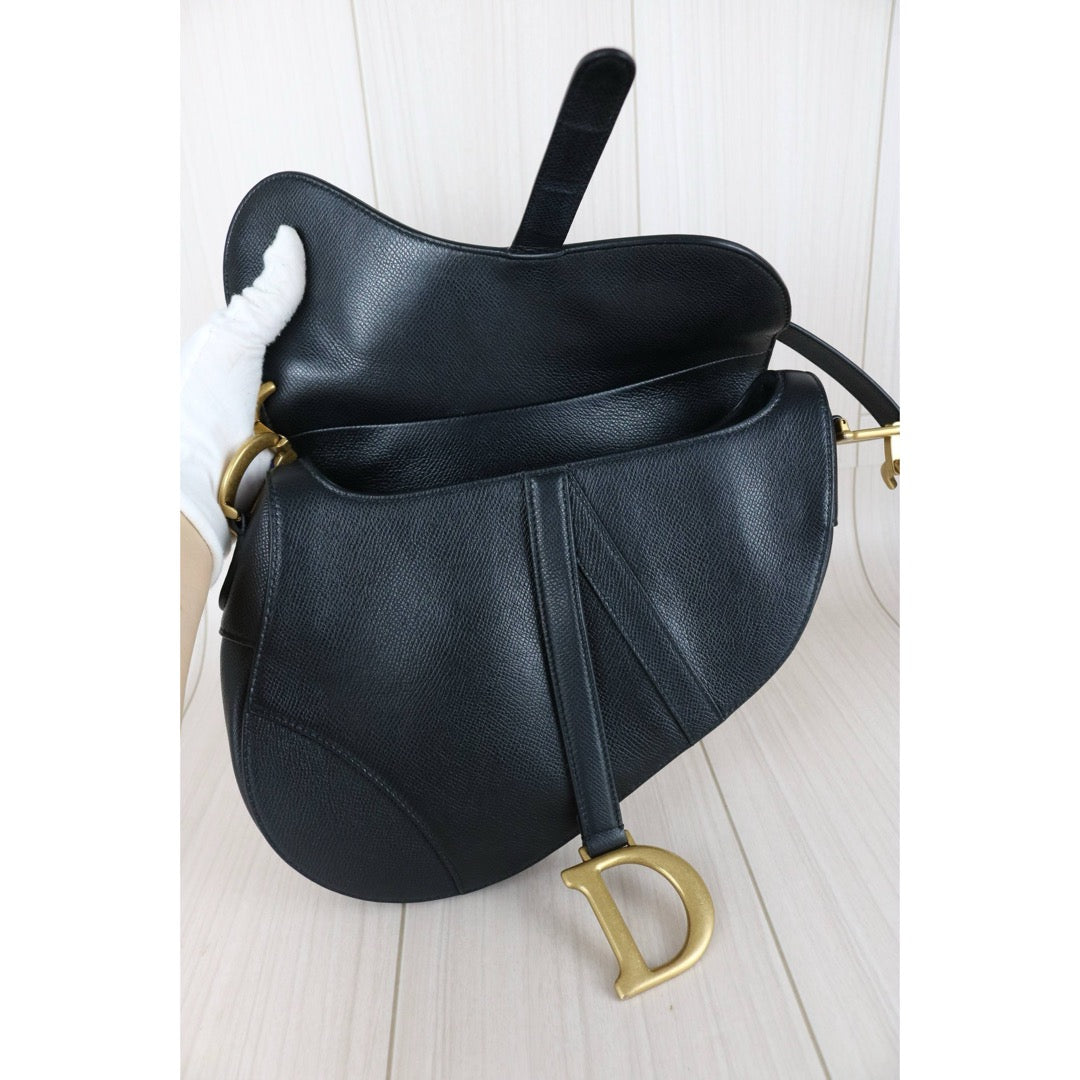 Very Good ( Rank A)｜Dior Trotter Saddle Shoulder Bag Medium Black Current Model｜S25090403