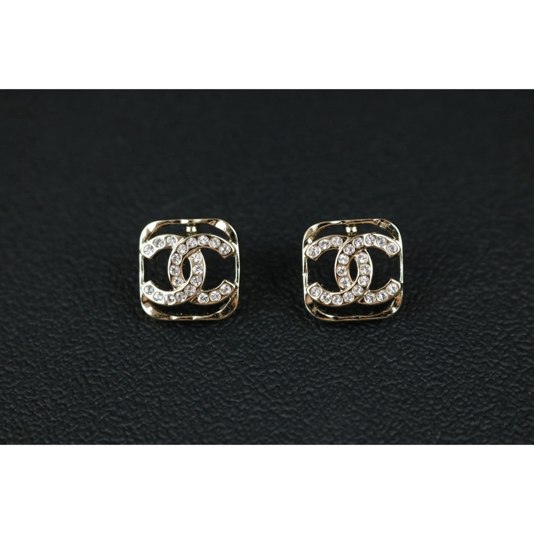 Include Authentic Detective Certificate of Authenticity｜Very Good ( Rank A) ｜CHANEL B26V COCO Mark  Square Openwork Rhinestone Earrings Made In 2026Year｜S26081804