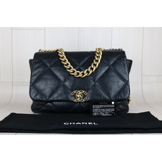 Very Good ( Rank A) ｜ CHANEL Lamb Skin Chain Single Flap 19 Maxi Shoulder Bag Black Made in 2020-2021Year｜ B25012203