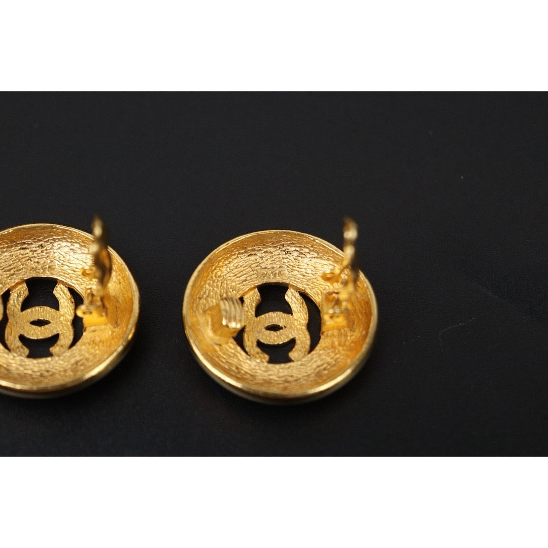 Very Good ( Rank A) ｜CHANEL Coco Mark Gold 24 Plated Earrings ｜S24112504