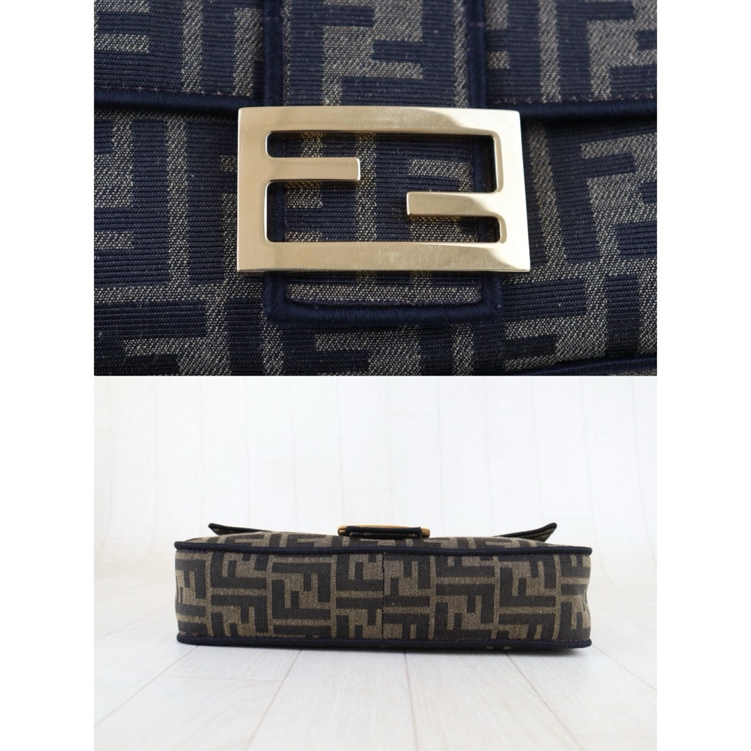 Very Good ( Rank A)｜ FENDI Mamma Baguette Shoulder Bag  Gold Hardware Current Model｜S25110325